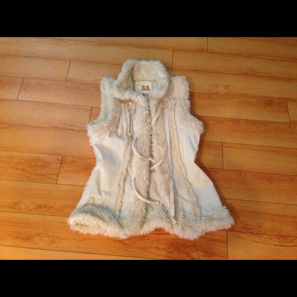 Sleeveless Jacket - Picture 4 of 6